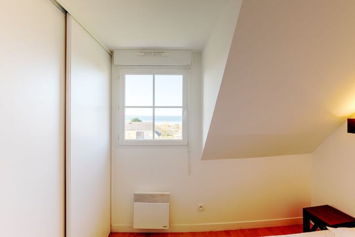 Room 9 of 73