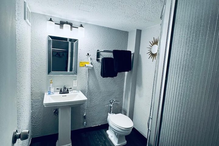 Room 59 of 77