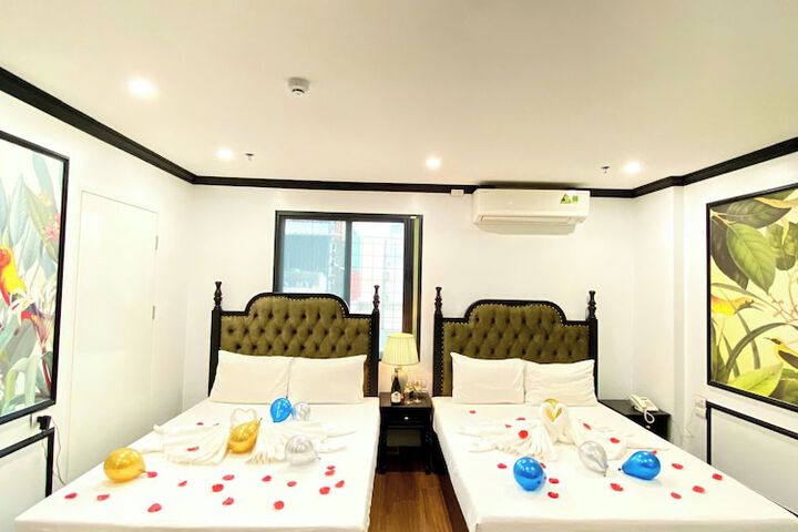 Room 12 of 36