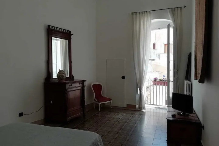 Room 2 of 15