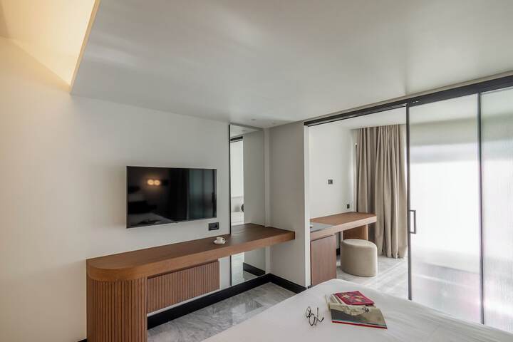Room 15 of 47