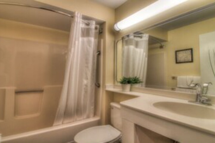 Room 4 of 35