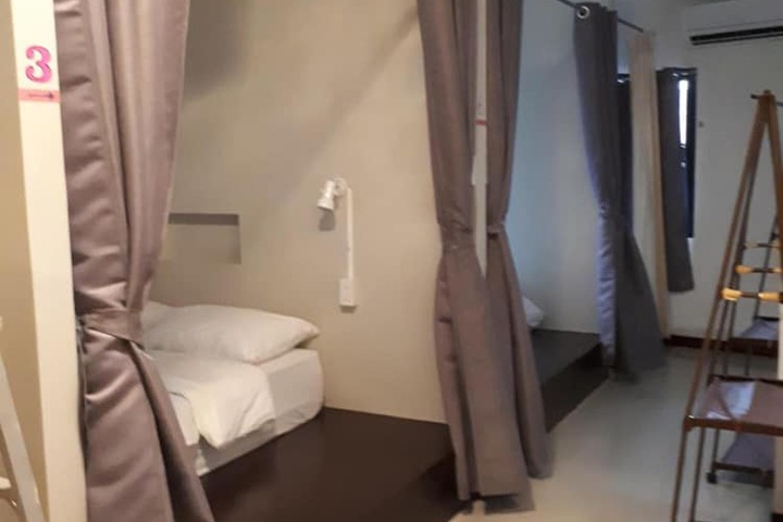 Room 12 of 27
