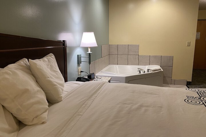 Jetted tub