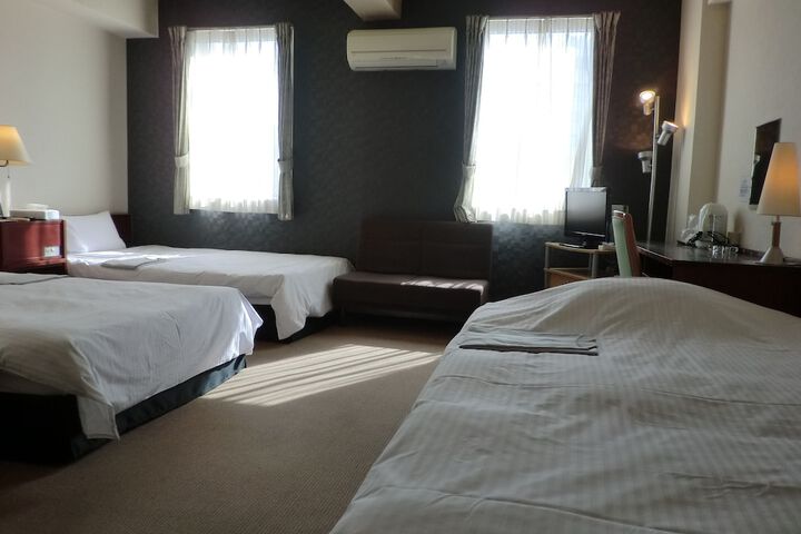 Room 8 of 24