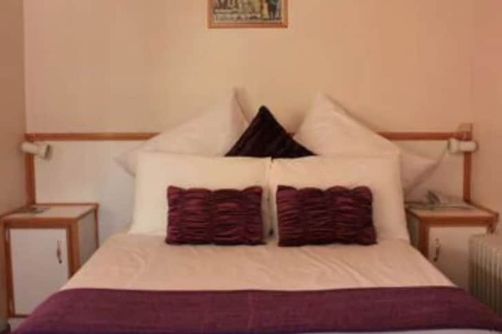 Room 6 of 35