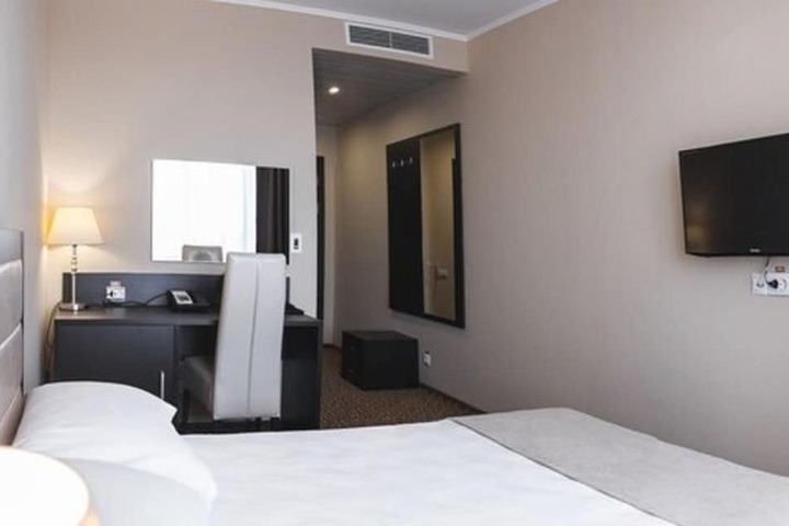 Room 15 of 49