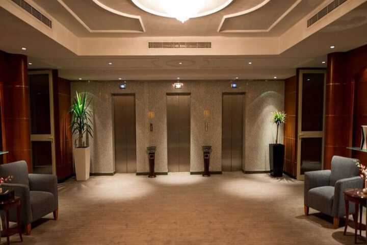 Ballroom/Hall 122 of 132