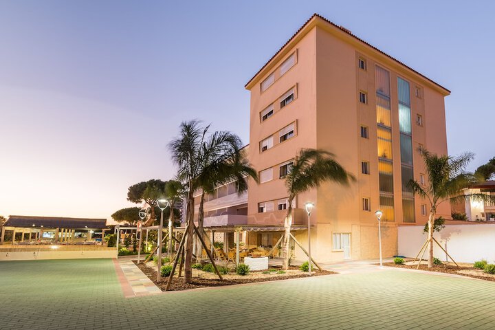 Hotel 43 of 64