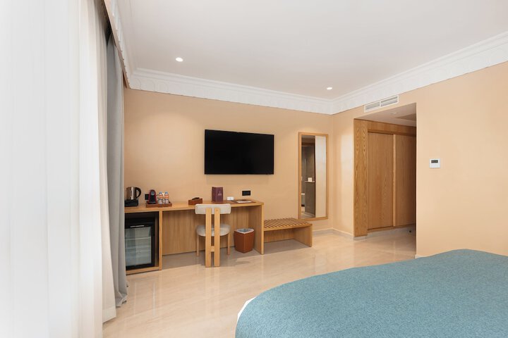 Room 10 of 39