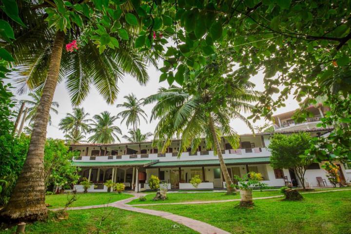 Sea View Beach Unawatuna Hotel