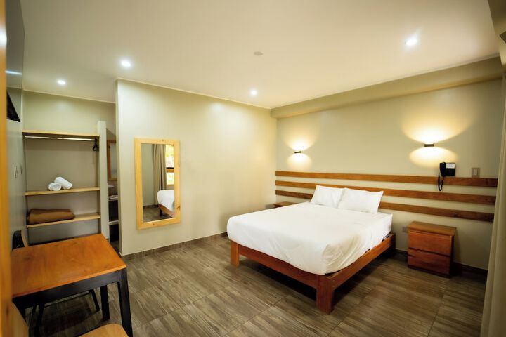 Room 11 of 36