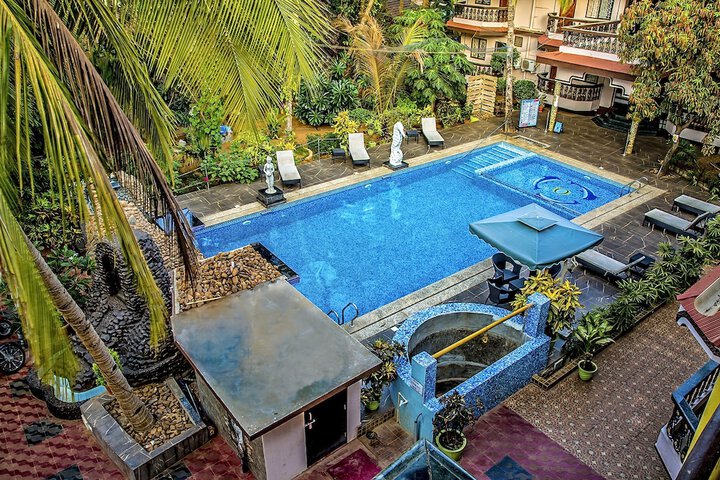 Pool 34 of 44
