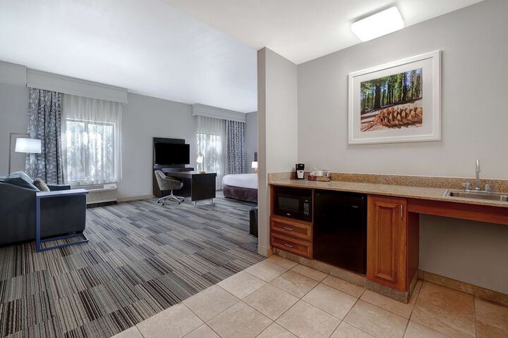 1 King Bed (1 of 21)