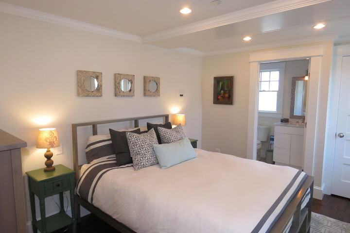 Room 12 of 168