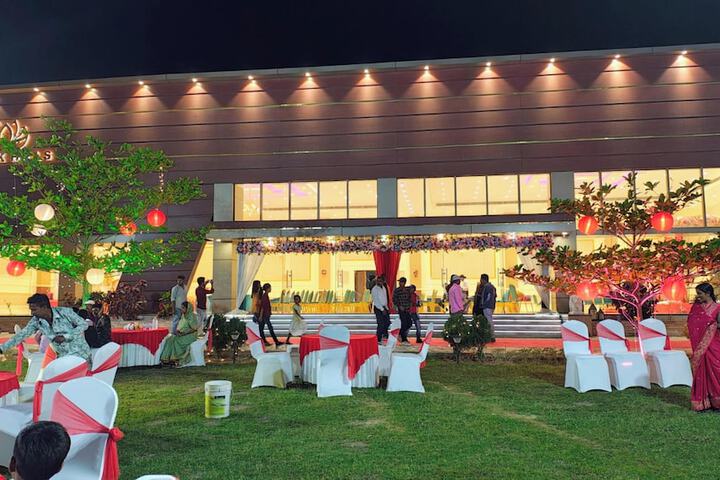 Ballroom/Hall 35 of 58