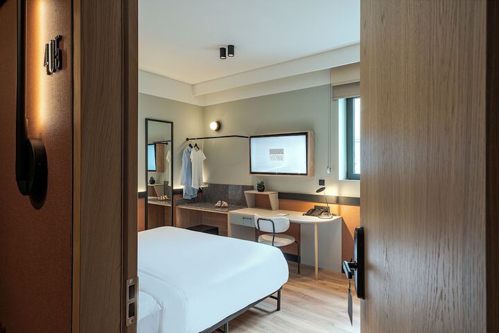 Room 5 of 67