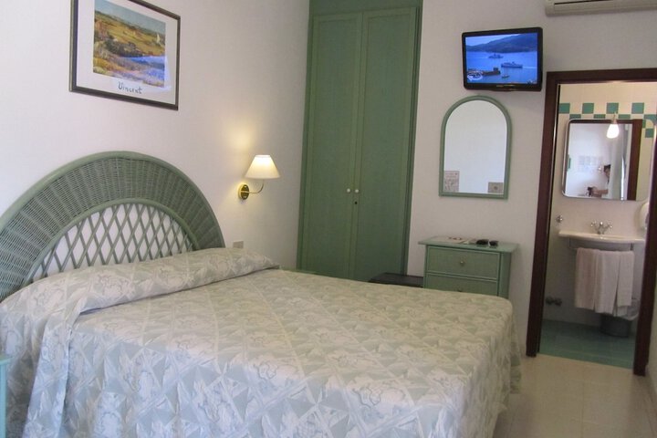 Room 9 of 51