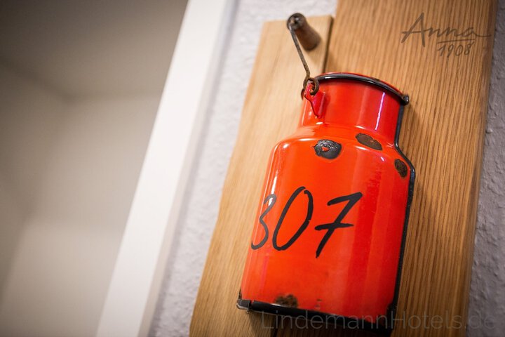 Ballroom/Hall 75 of 83