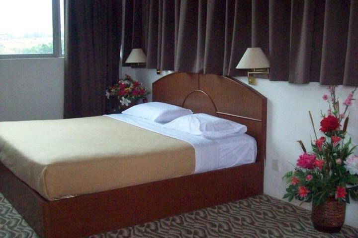 D Valley Hotel