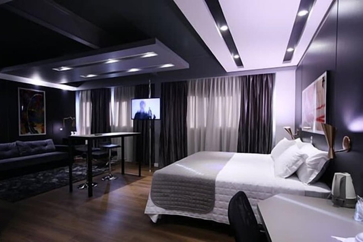 Room 8 of 55