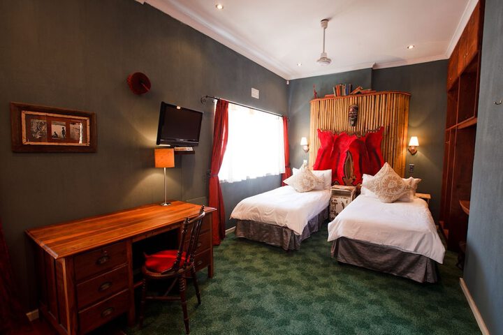 Room 8 of 139