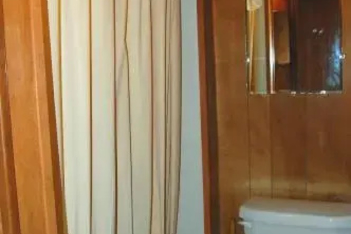 Room 10 of 10