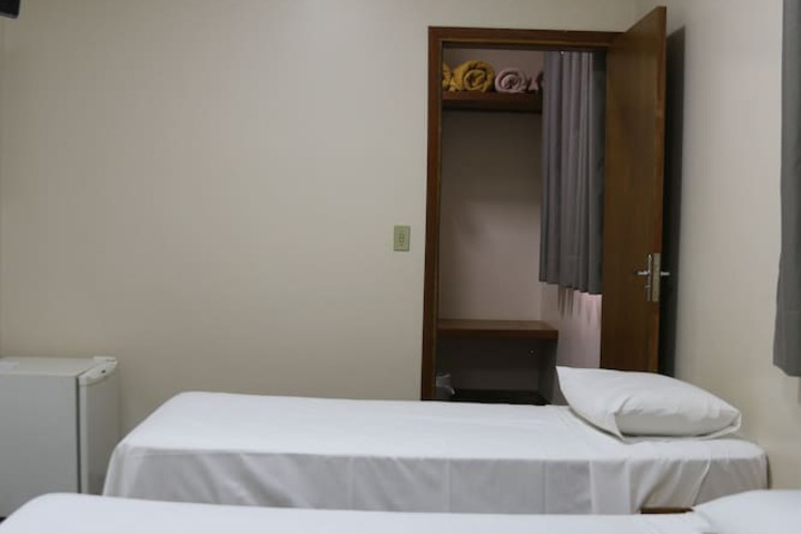 Room 85 of 183