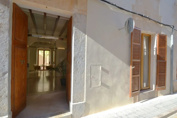 Top Quality Modern Town House in Petra With Private Pool
