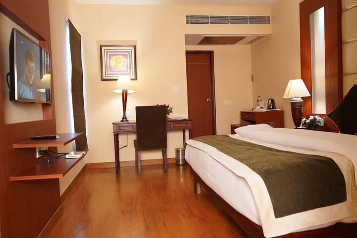 Room 7 of 48