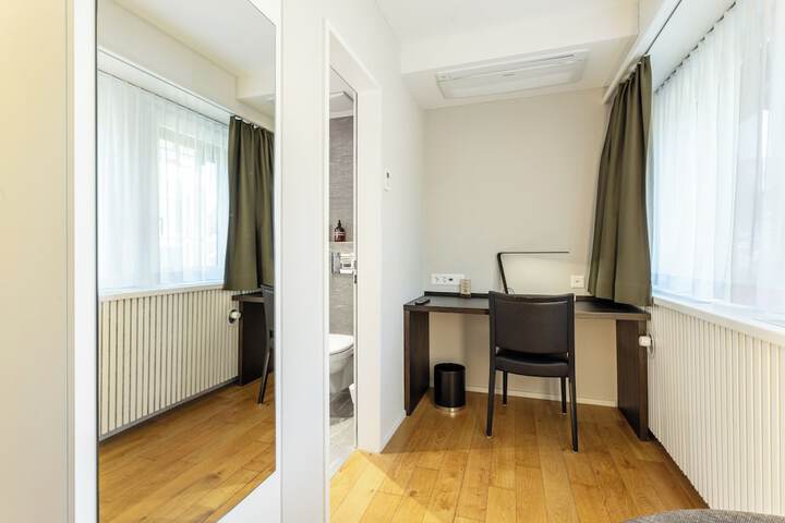Room 20 of 65