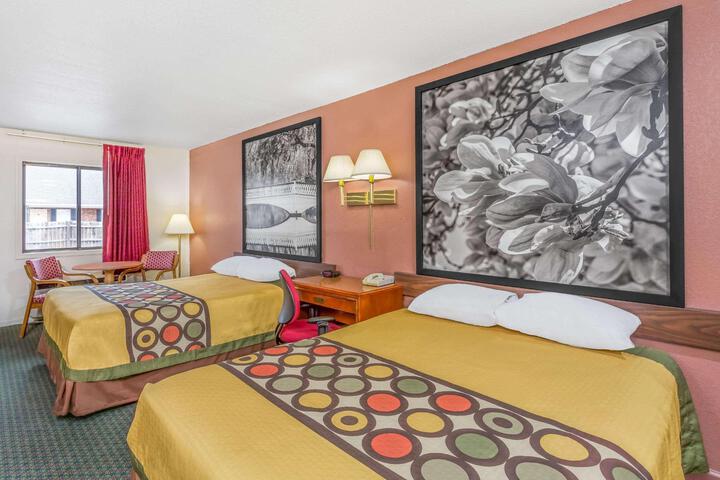 2 Queen Beds (4 of 5)