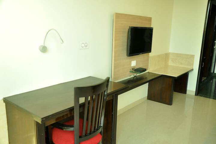 Room 19 of 84