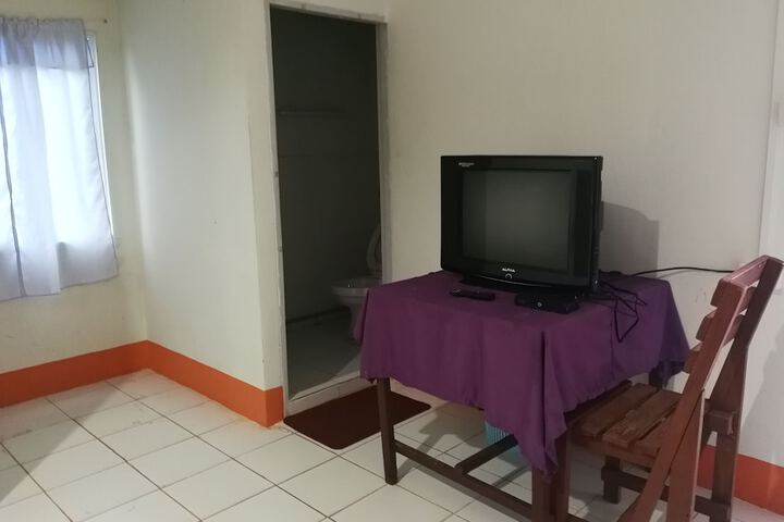 Room 5 of 8