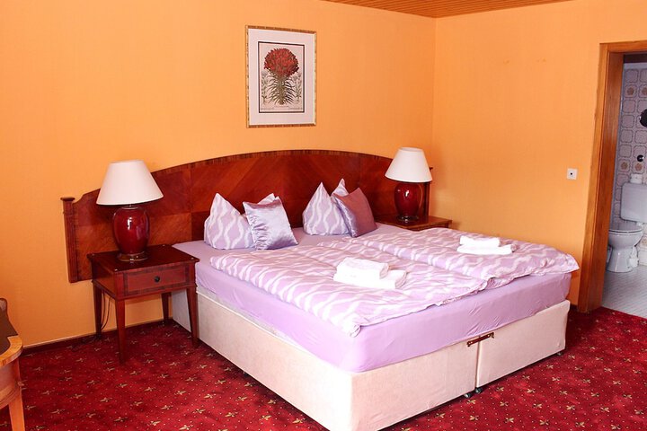 Room 3 of 42