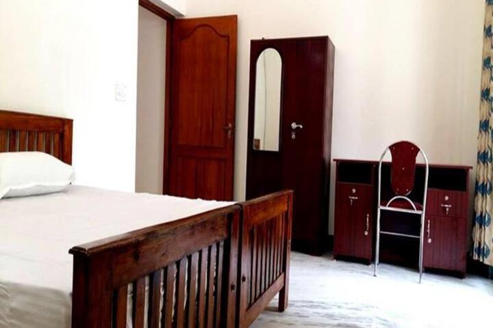 Room 3 of 6
