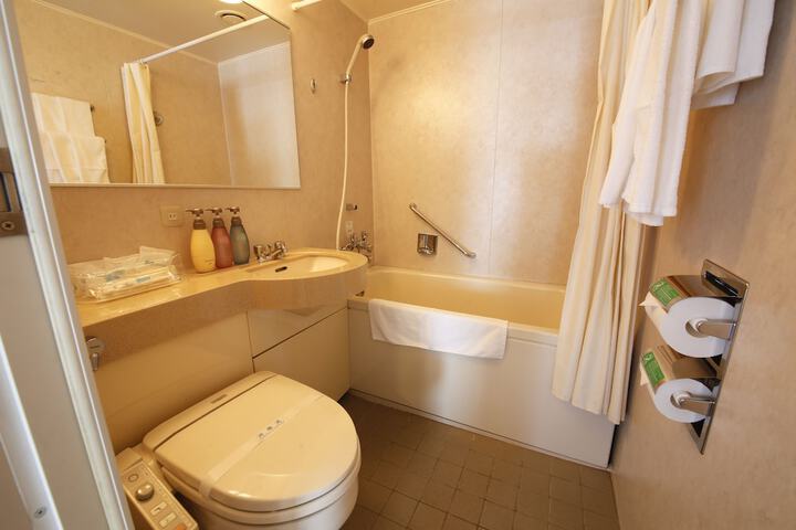 Room 14 of 42