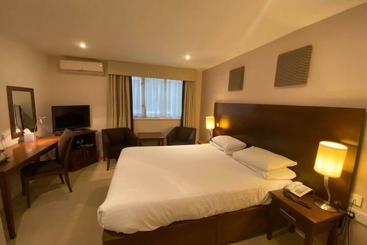 Room 8 of 31