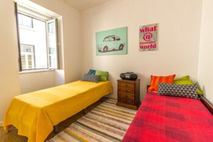 Room 16 of 25