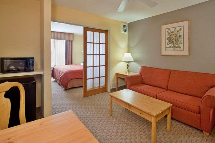 1 King Bed (9 of 14)