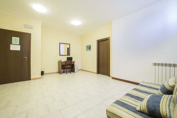 Room 12 of 36