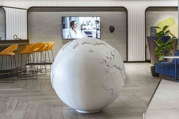Entrance & Lobby
