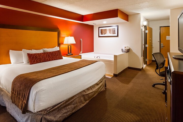 Room 13 of 27