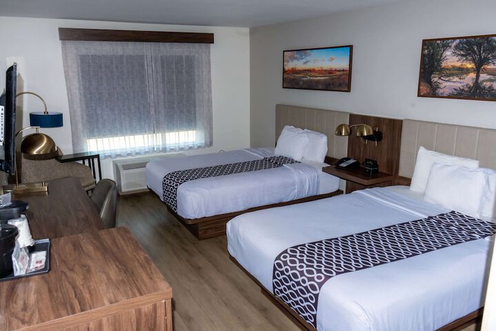 2 Queen Beds Accessible (17 of 17)