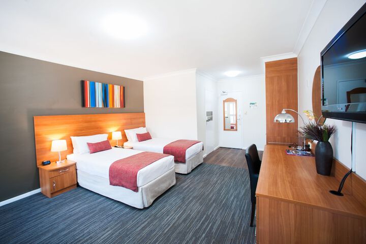 Room 10 of 81