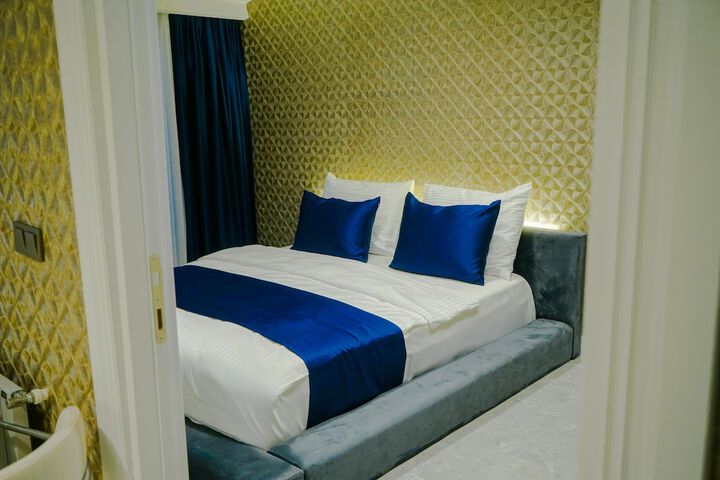 Room 22 of 94