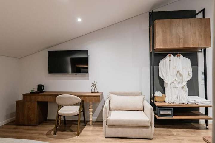 Room 62 of 189