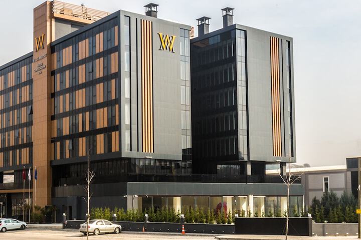 Exterior of Willmont Hotel