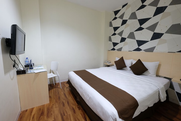 Room 10 of 36