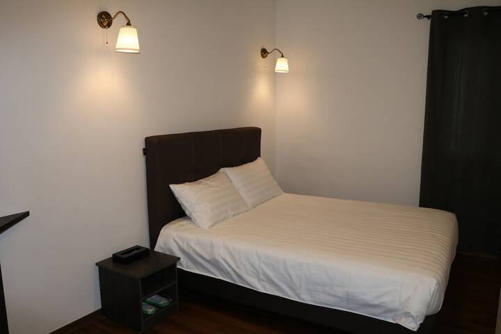 Room 17 of 46